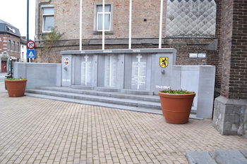 Saint-Servais : incivilités au monument aux morts Saint-Servais : incivilités au monument aux morts