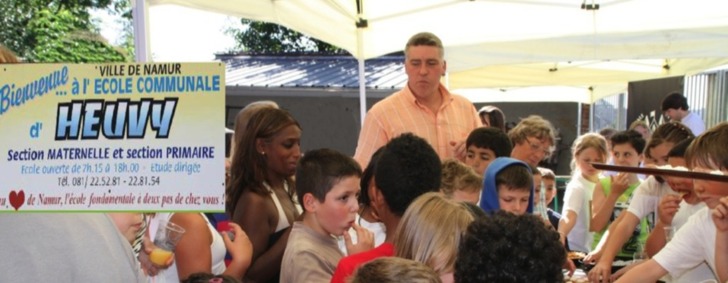 Ecole d'Heuvy: nouvelle toiture et nouveaux chassis pour la rentrée 2012 Ecole d'Heuvy: nouvelle toiture et nouveaux chassis pour la rentrée 2012