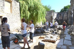 Eglise Saint Martin de Frizet: un travail d'equipe