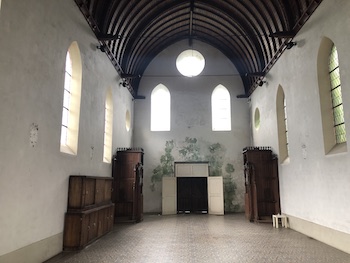 Les Scouts de Loyers dans la chapelle de Brumagne