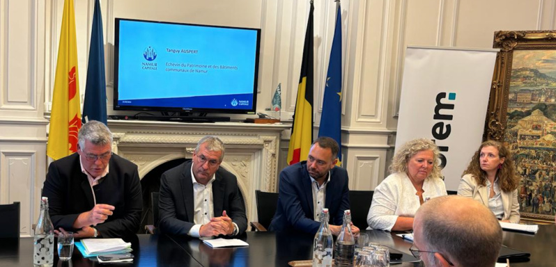 La Cité des Métiers intégrée dans un Pôle Emploi-Compétence La Cité des Métiers intégrée dans un Pôle Emploi-Compétence