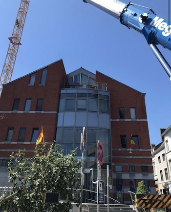 Rénovation de l'Hotel de Ville : une grue impressionnante Rénovation de l'Hotel de Ville : une grue impressionnante