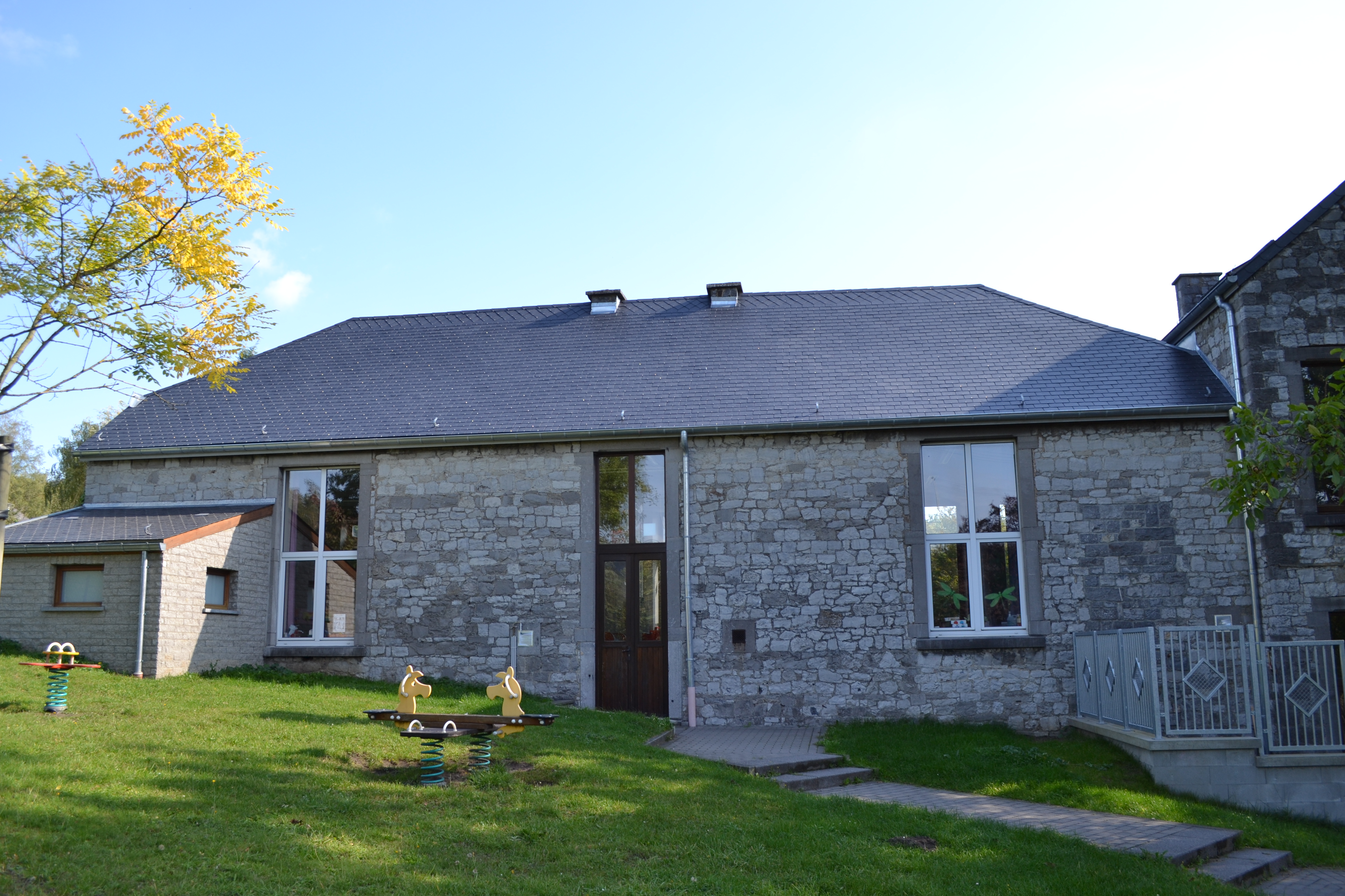 Ecole maternelle de Beez : toiture et chassis rénovés