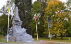  Impressionnante transformation du Monument aux héros de la Province : 