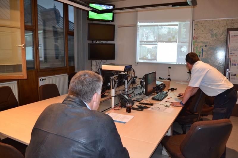 Merci aux effectifs de police et de secours_05
