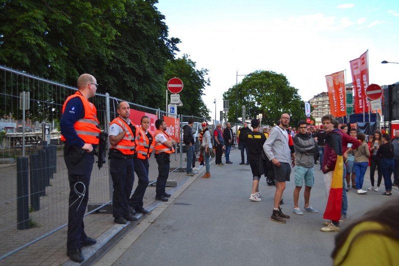 Merci aux effectifs de police et de secours_08